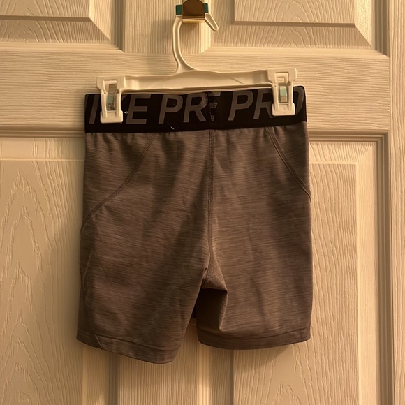 Grey Nike shorts - Picture 2 of 2